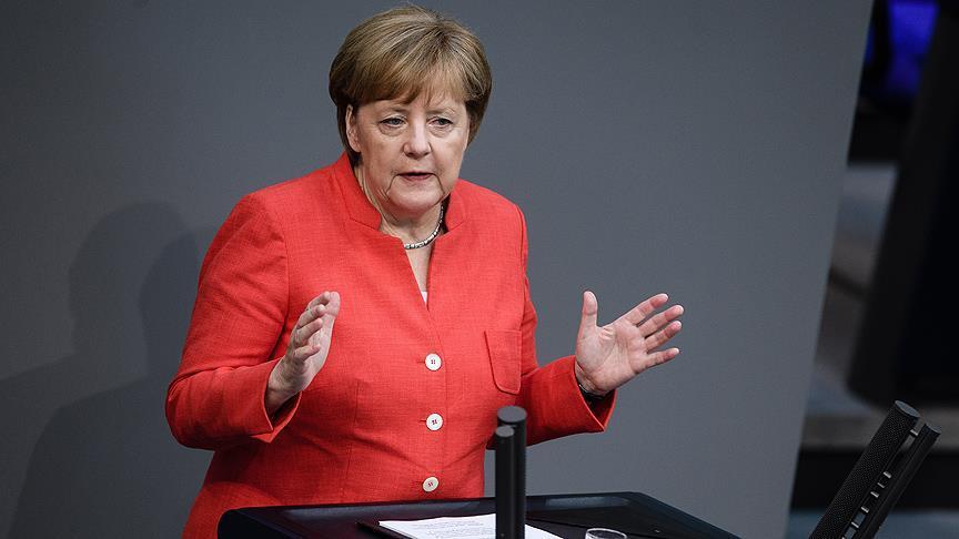 Merkel Applauds Turkey For Efforts On Refugee Crisis