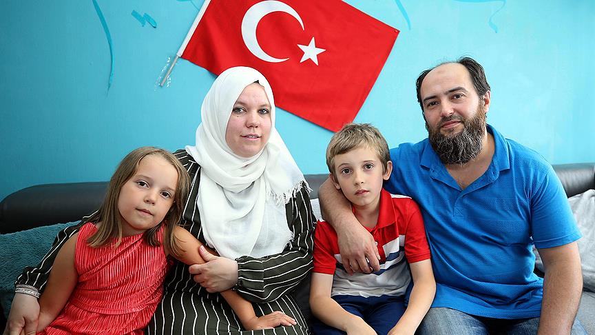 Türkiye hayranı Belçikalı Pamela Türk vatandaşı oldu
