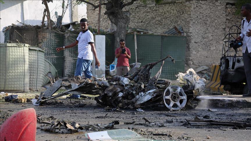 Somali'de bakanlığa bomba yüklü araçla saldırı