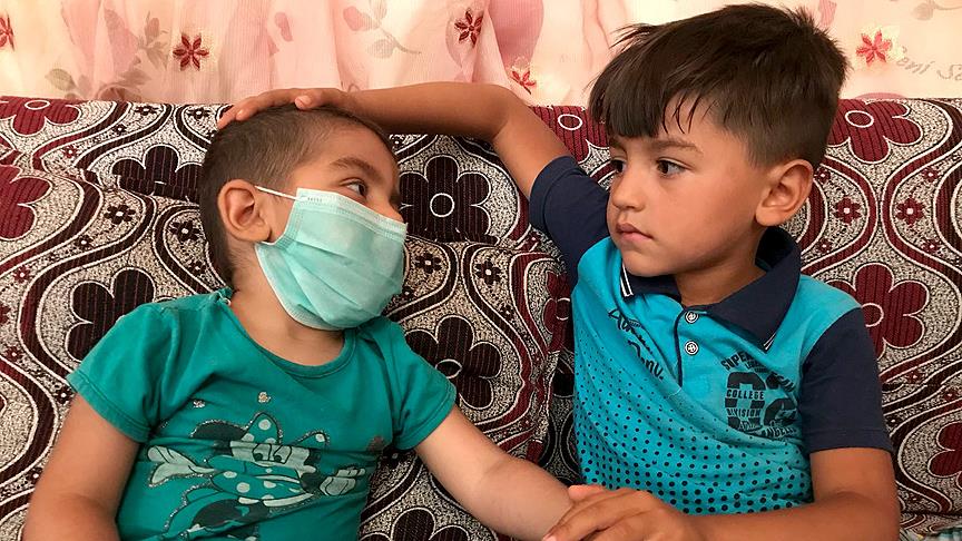 Lösemili Fatma'ya 4,5 yaşındaki ağabeyi 'can' oldu