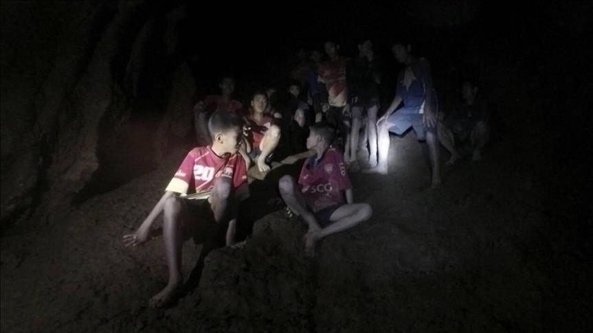 Tayland'da mağarada mahsur kalan çocuklar için kritik saatler