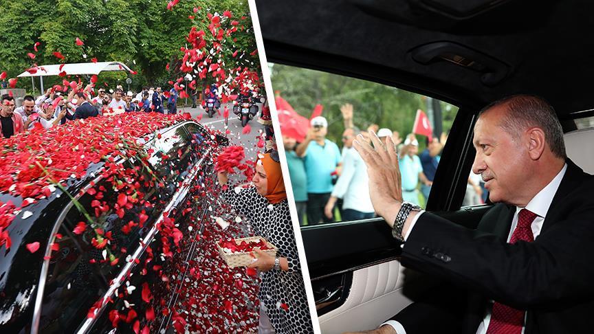 Cumhurbaşkanı Erdoğan TBMM'ye gelişinde güllerle karşılandı