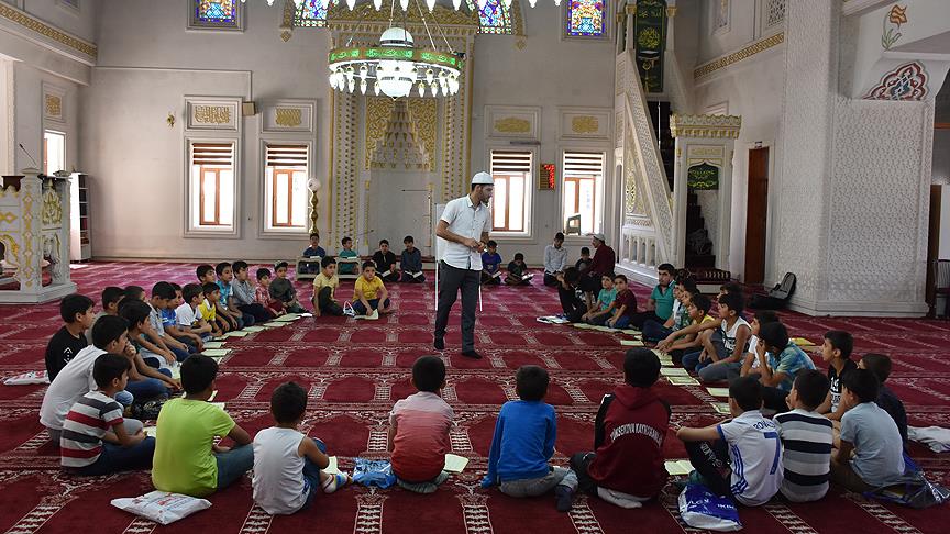 Teröristlerin tahrip ettiği camilerde çocuklar yeniden Kur'an öğreniyor