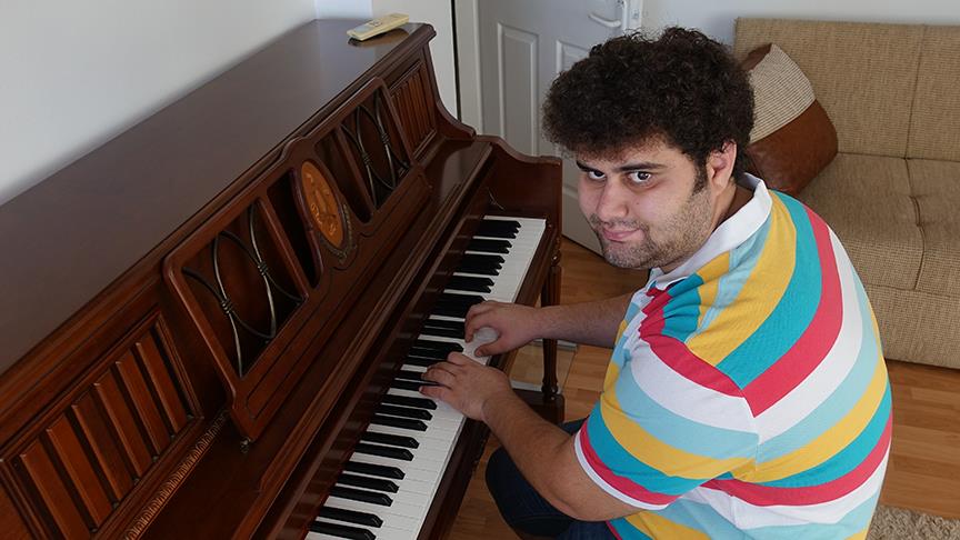 Otizmli müzik dehasının 'özgür' dünyası 