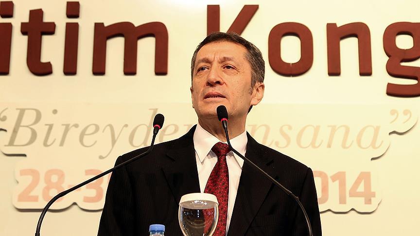 البروفيسور ضياء سلجوق وزير التربية الوطنية التركي (بروفايل)
