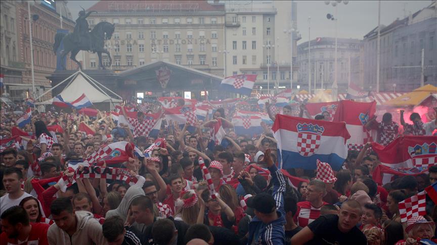 Hrvatska: Tisuće navijača na glavnim gradskim trgovima