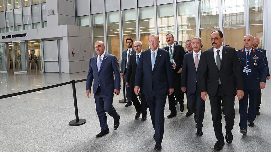 Cumhurbaşkanı Erdoğan NATO Zirvesi'nde oturuma katıldı