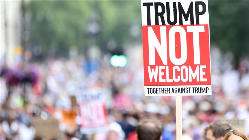 UK: Protests continue as Trump arrives in Scotland