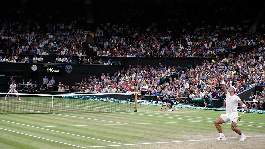 Wimbledon'da Djokovic-Nadal maçına erteleme