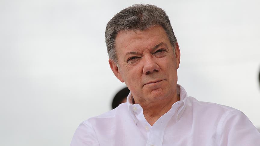 Santos, Putin'den Maduro'ya desteğini kesmesini istedi