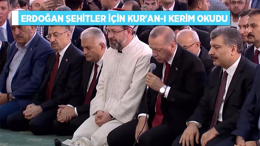 Cumhurbaşkanı Erdoğan, şehitler için Kur'an-ı Kerim okudu