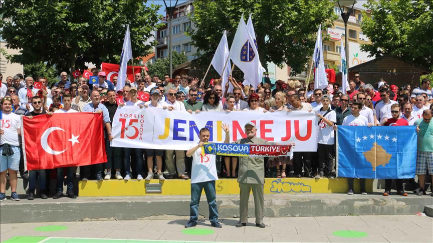 PrishtinÃ«, marshim i "Solidaritetit me DemokracinÃ«" pÃ«r 15 Korrikun