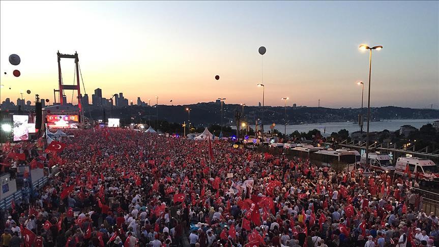 مباشر | احتفالات شعبية واسعة في تركيا بذكرى محاولة الانقلاب الفاشلة