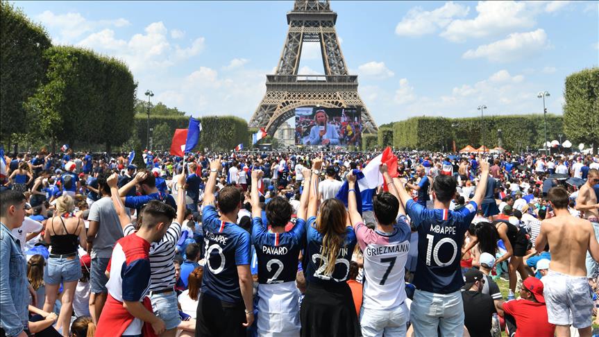 Francuska: Veliki broj navijača u Parizu prati finale SP-a