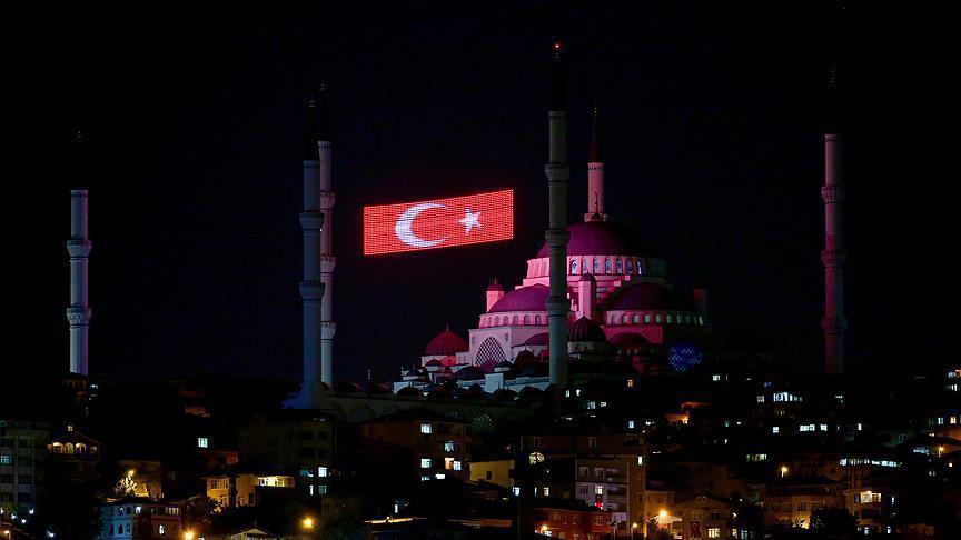 Li hemû camiyên Tirkiyê sela hat dayîn