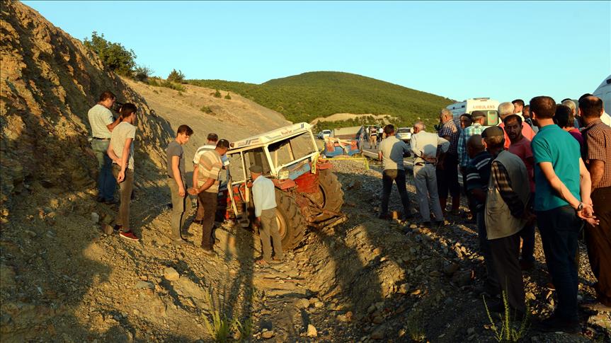Tokat'ta traktör devrildi: 4 ölü, 22 yaralı