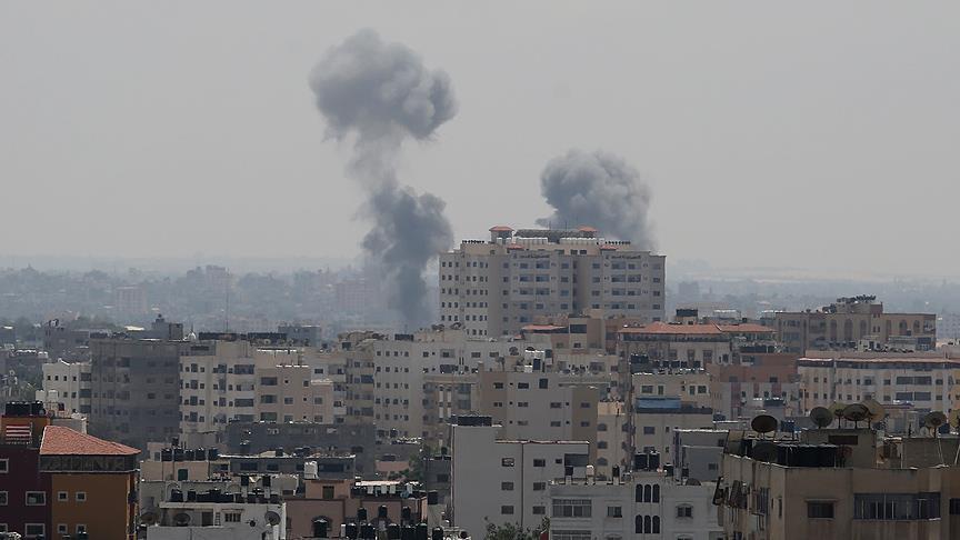 Israel hits Gaza Strip, martyring Palestinian, injuring 3