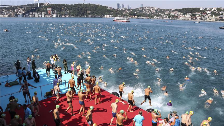 Istanbul Bogazi Nda Yuzme Soleni