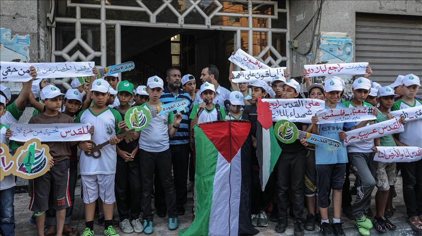 Gazze'deki çocuklardan İsrail karşıtı gösteri