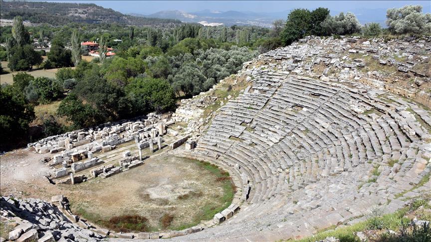 Turkish 'city of gladiators' mesmerizes visitors