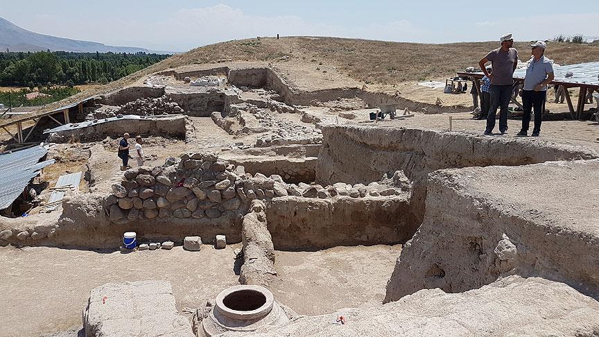 2,100-year-old Hellenistic temple unearthed in Turkey