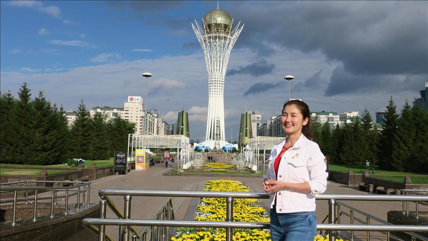 Стюардесса из Казахстана обращается к пассажирам на турецком 