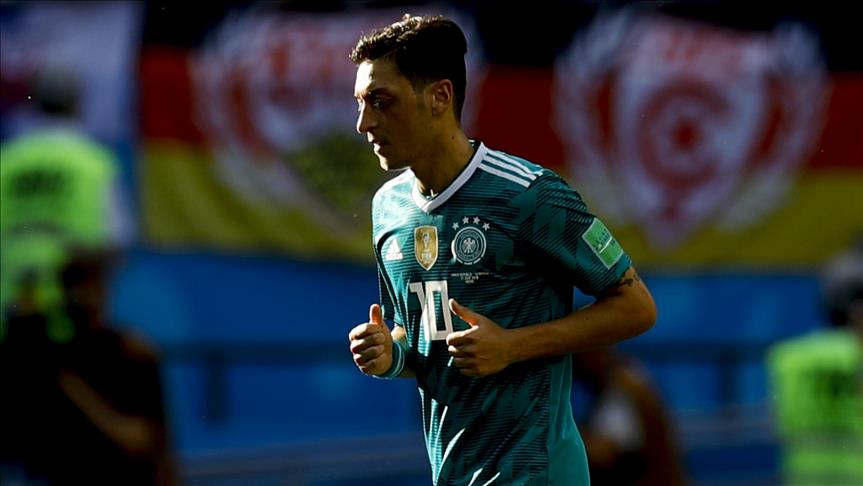 Evo Morales se solidarizó con el futbolista alemán Mesut Ozil