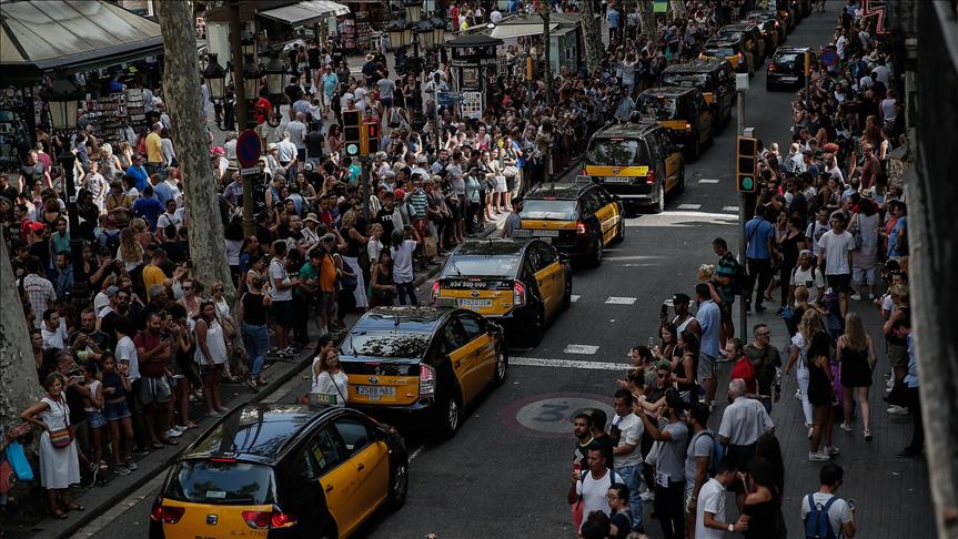 Huelga de taxis en Barcelona deja aeropuerto de la ciudad sin ese servicio