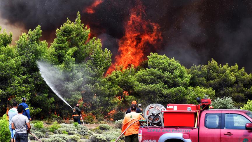 Orman yangını Yunanistan tarihinin en büyük felaketlerinden biri