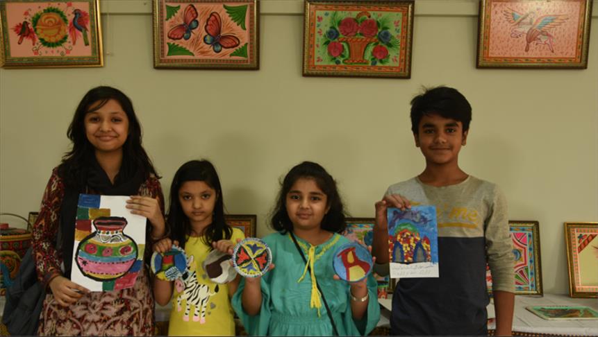 تزيين الشاحنات في باكستان.. فن وعلم تتوارثه الأجيال (تقرير)