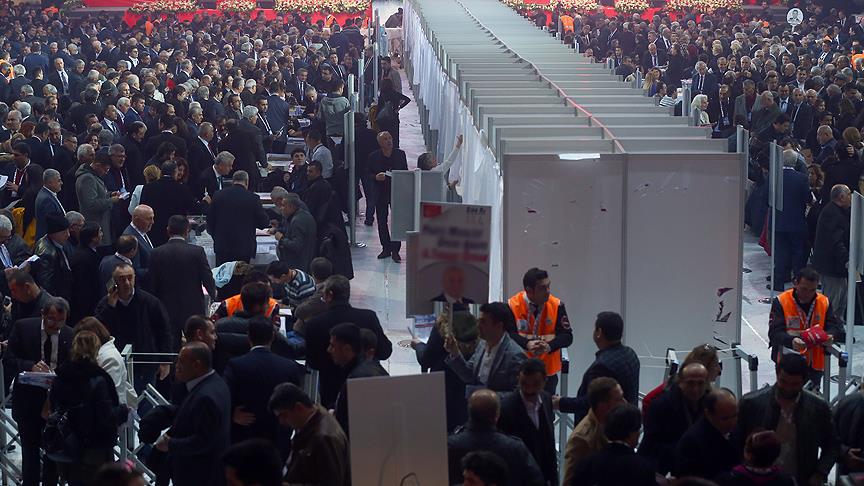 CHP'li il başkanlarından olağanüstü kurultaya itiraz