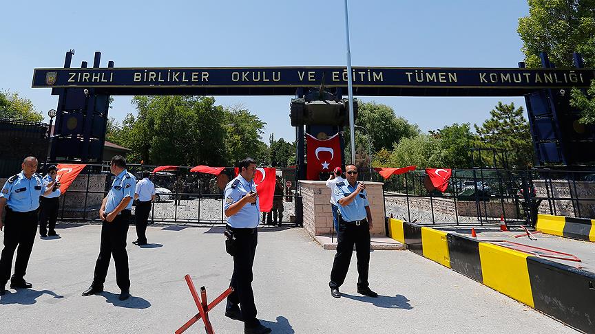 Darbeciler vatansever askerleri tehdit etmiş