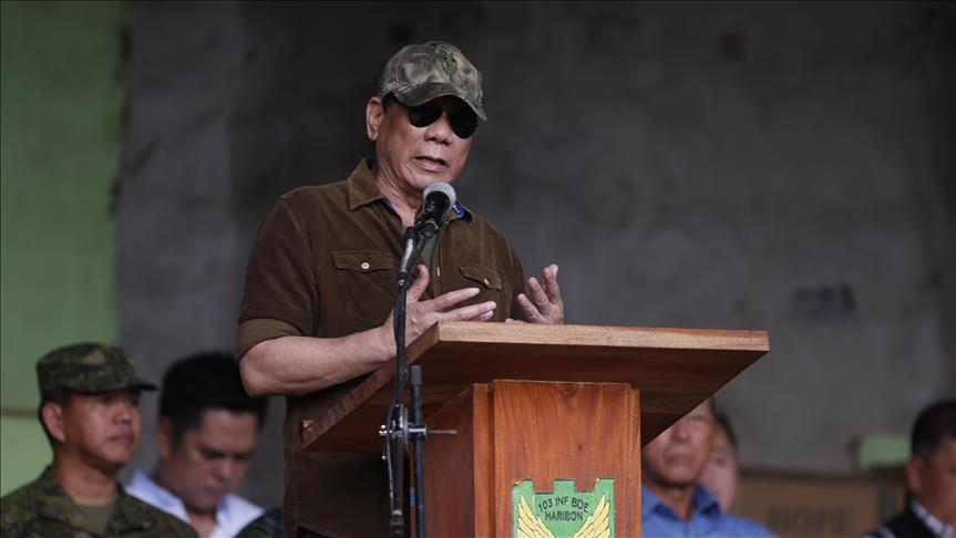 Presidente de Filipinas invita al grupo Abu Sayyaf a diálogos de paz