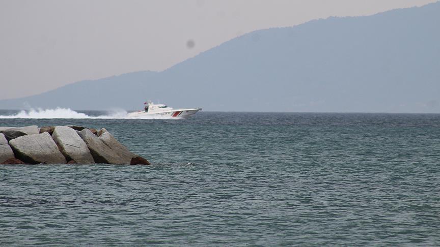 Boat carrying FETO suspects capsizes in NW Turkey 