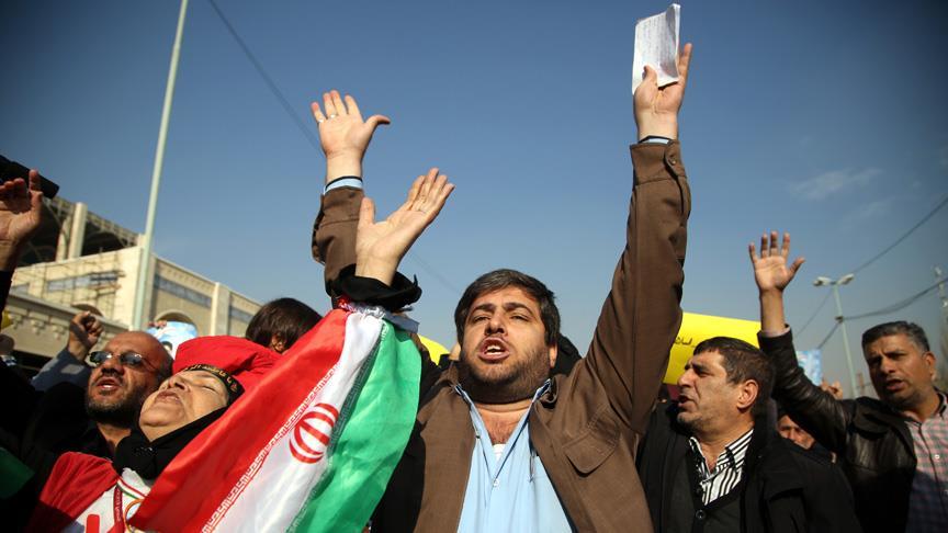 İran'ın İsfahan kentinde esnaf pahalılığı protesto etti