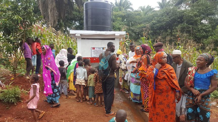 TİKA'dan Kamerunlu köylülere su kuyusu
