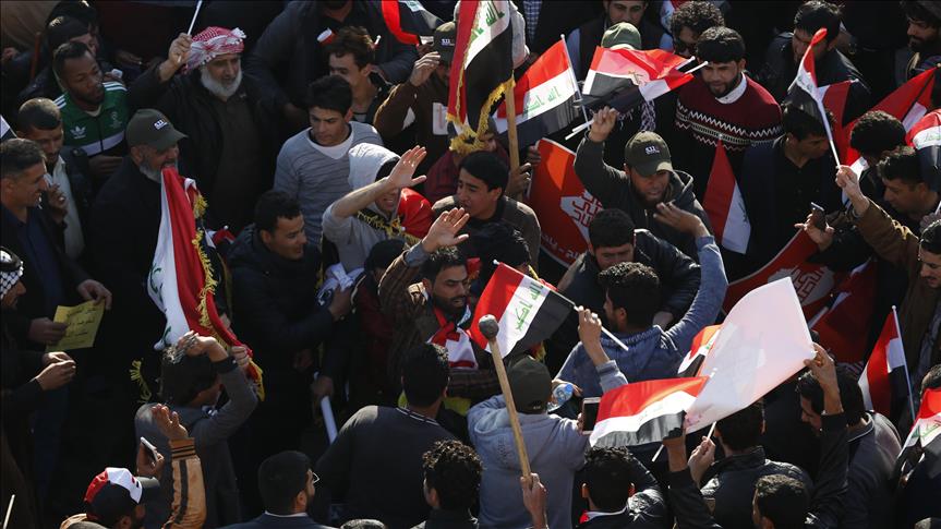 تحصن صدها نفر در اعتراض به بیکاری در جنوب عراق