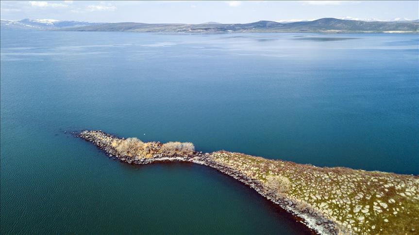 'Kars'ın denizi' turistleri serinletiyor