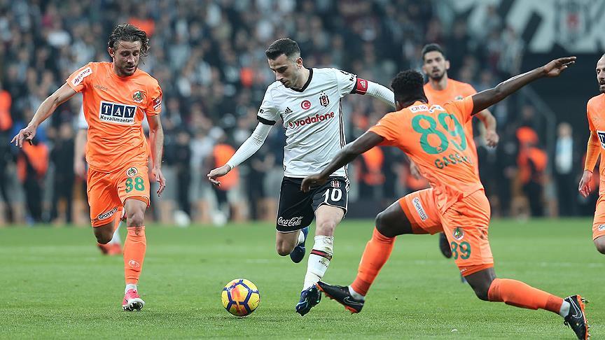 Oğuzhan Özyakup'un tercihi 'sekiz numara'