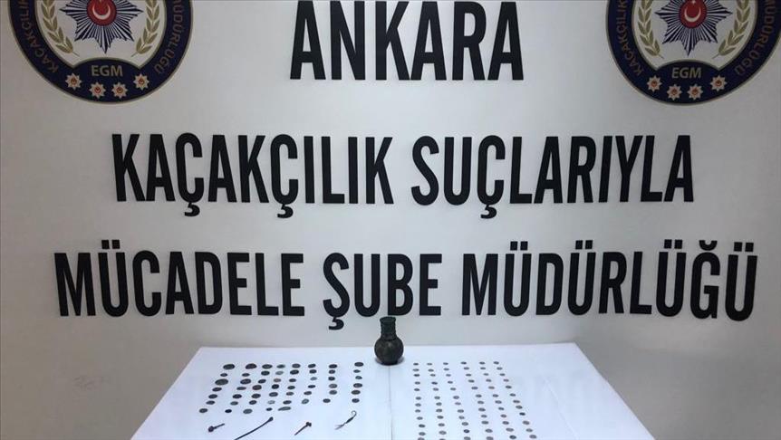 KHK ile rütbesi sökülen polis, tarihi eser kaçırırken yakalandı