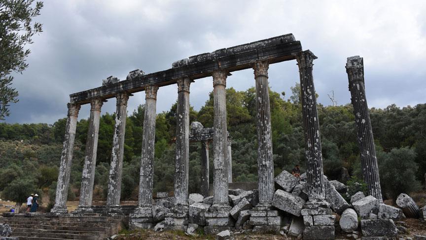 Euromos'ta Roma ve Helenistik döneme ait mezarlar bulundu