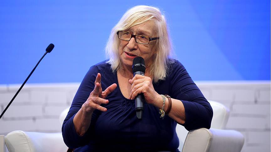 Yazar Alev Alatlı: Üstümüze geliyorlar dört bir taraftan