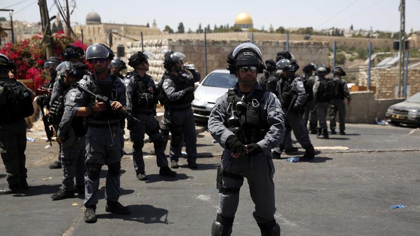 Jérusalem : La police israélienne arrête la mère d'un martyr palestinien