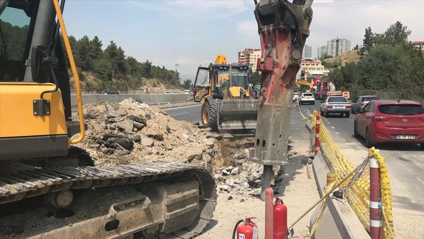 Ankara'da köprülü kavşak çalışmasında doğalgaz borusu patladı