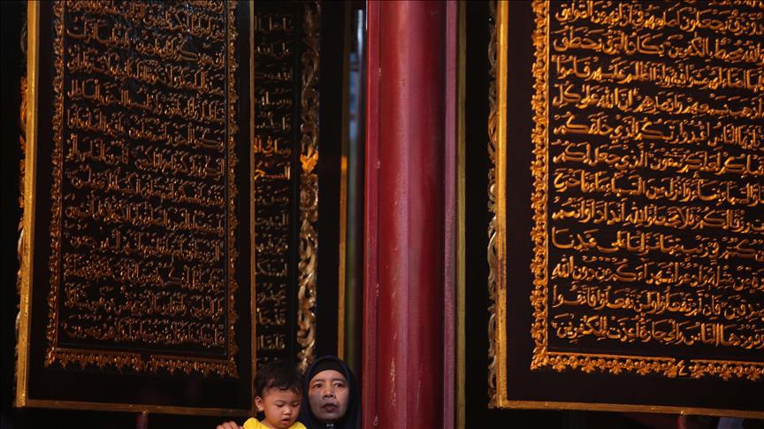 Menyelami keindahan Alquran kayu raksasa di Palembang