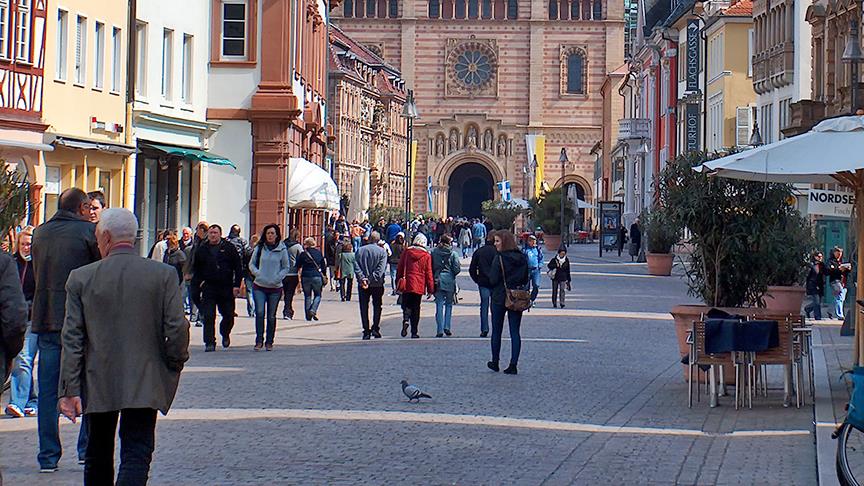Almanya'da genç nüfus azalıyor 