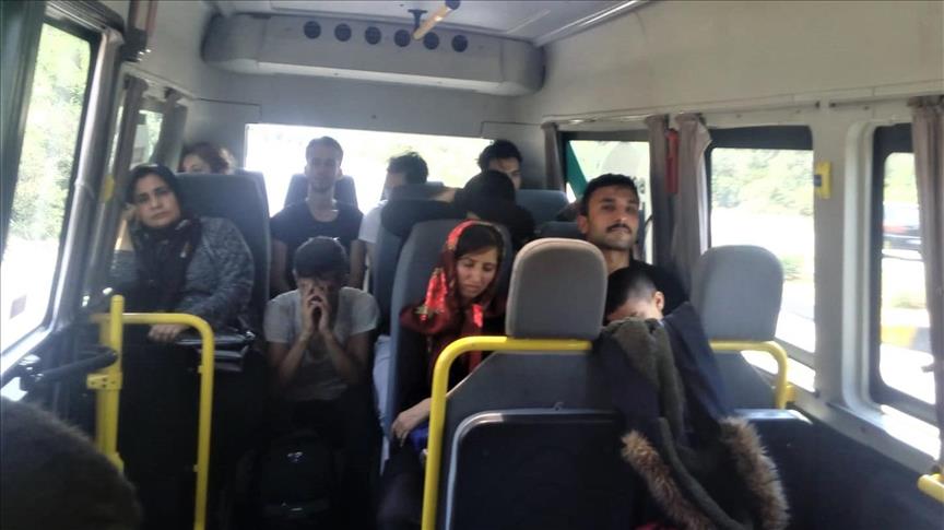 توقیف اتوبوس حامل  19 پناهجو در قرشهیر