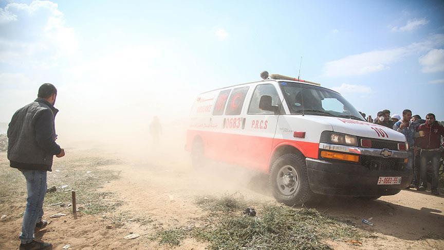 İsrail Gazze sınırında biri sağlık görevlisi iki Filistinliyi şehit etti 