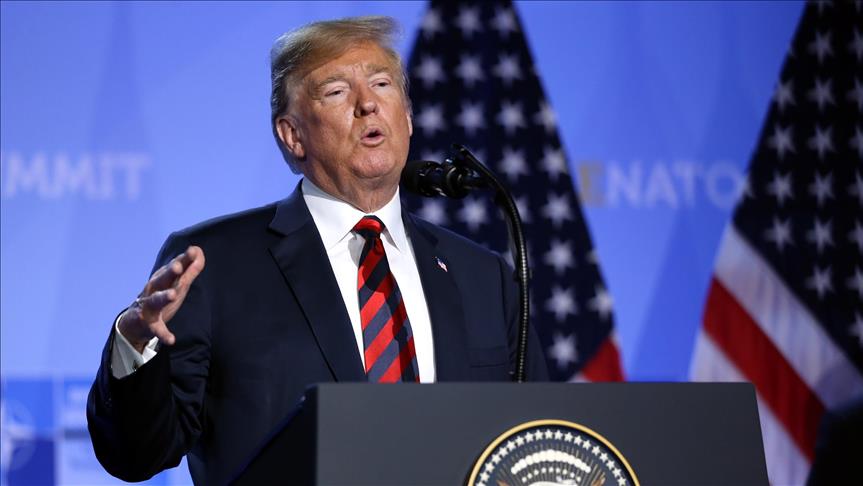 Trump'a yönelik notla gökyüzünden düşen kutu alarma neden oldu