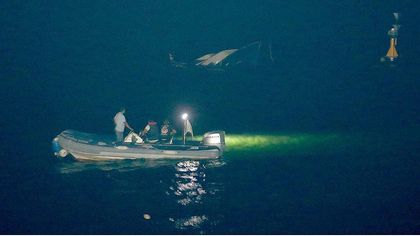 Beylikdüzü Kavaklı Sahili açıklarında bir tekne battı